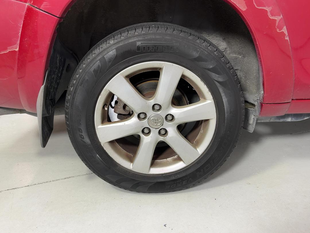 Photo '12' of Toyota Rav4