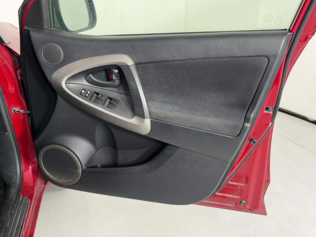Photo '15' of Toyota Rav4
