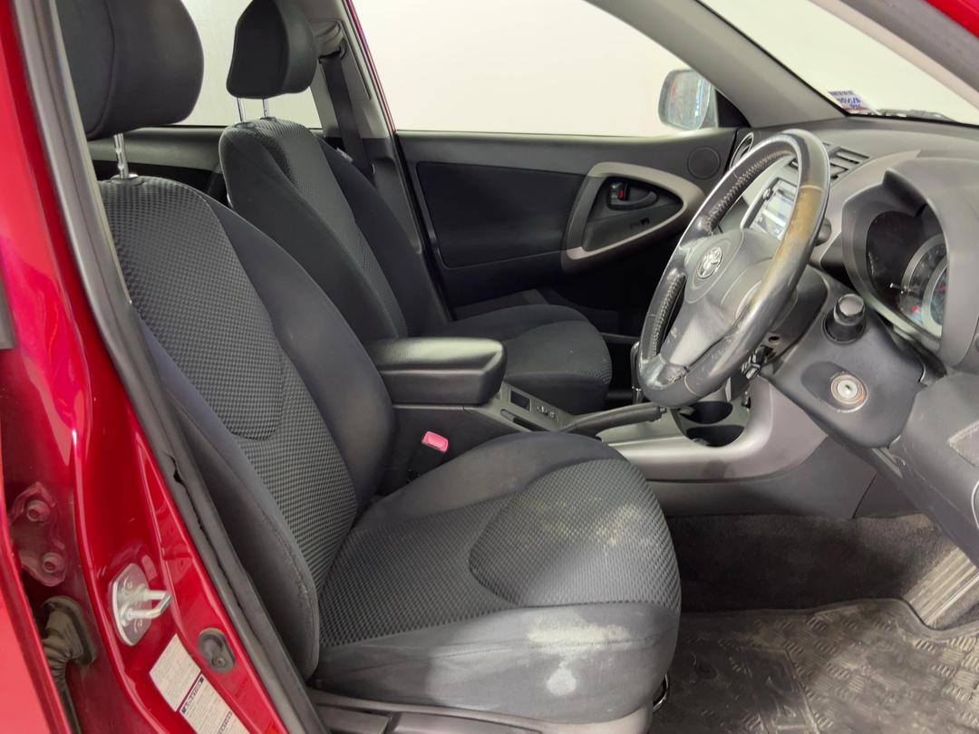 Photo '16' of Toyota Rav4