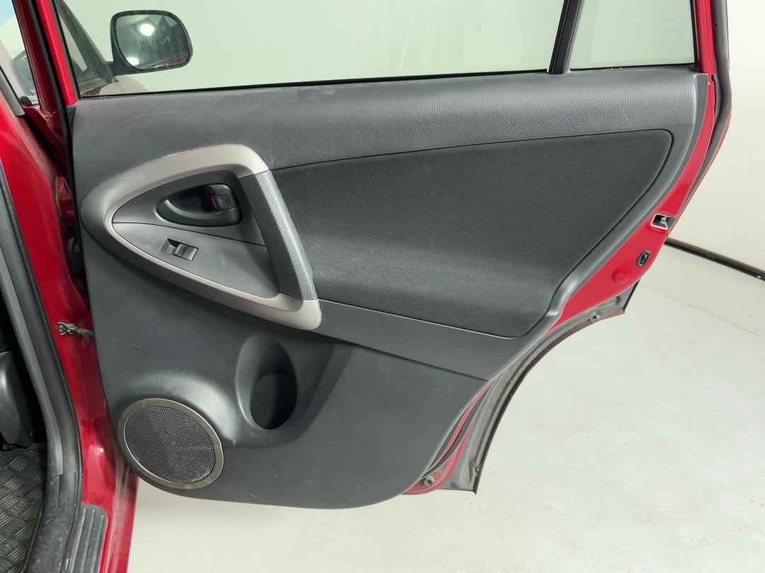 Photo '19' of Toyota Rav4