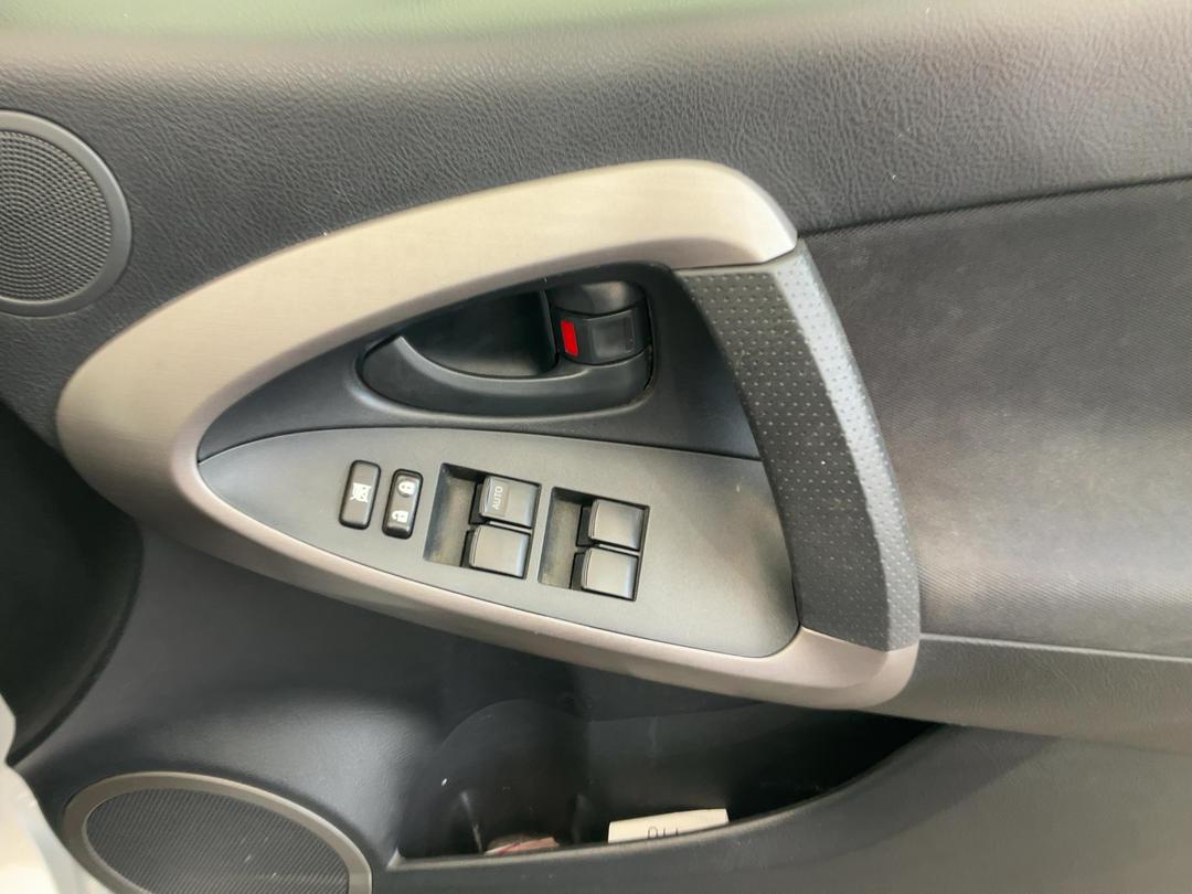 Photo '8' of Toyota Rav4 LTD