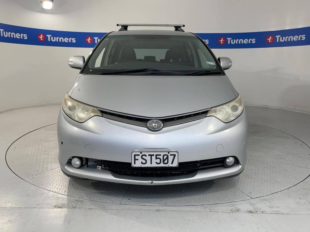 Photo '2' of Toyota Tarago