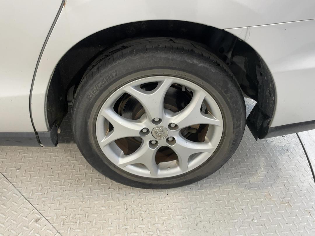 Photo '11' of Toyota Tarago