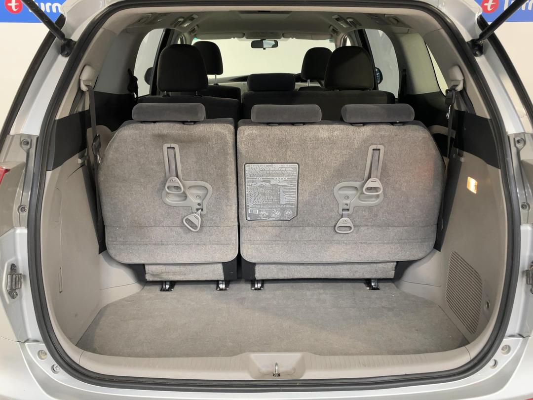 Photo '14' of Toyota Tarago