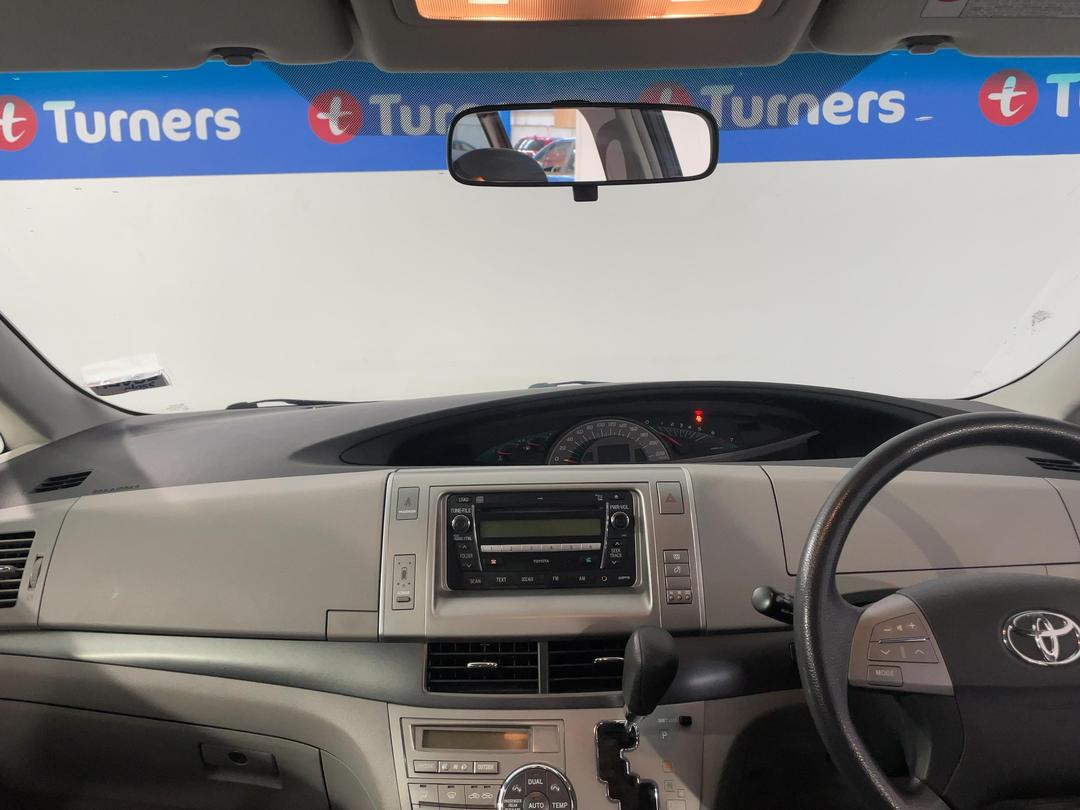Photo '17' of Toyota Tarago