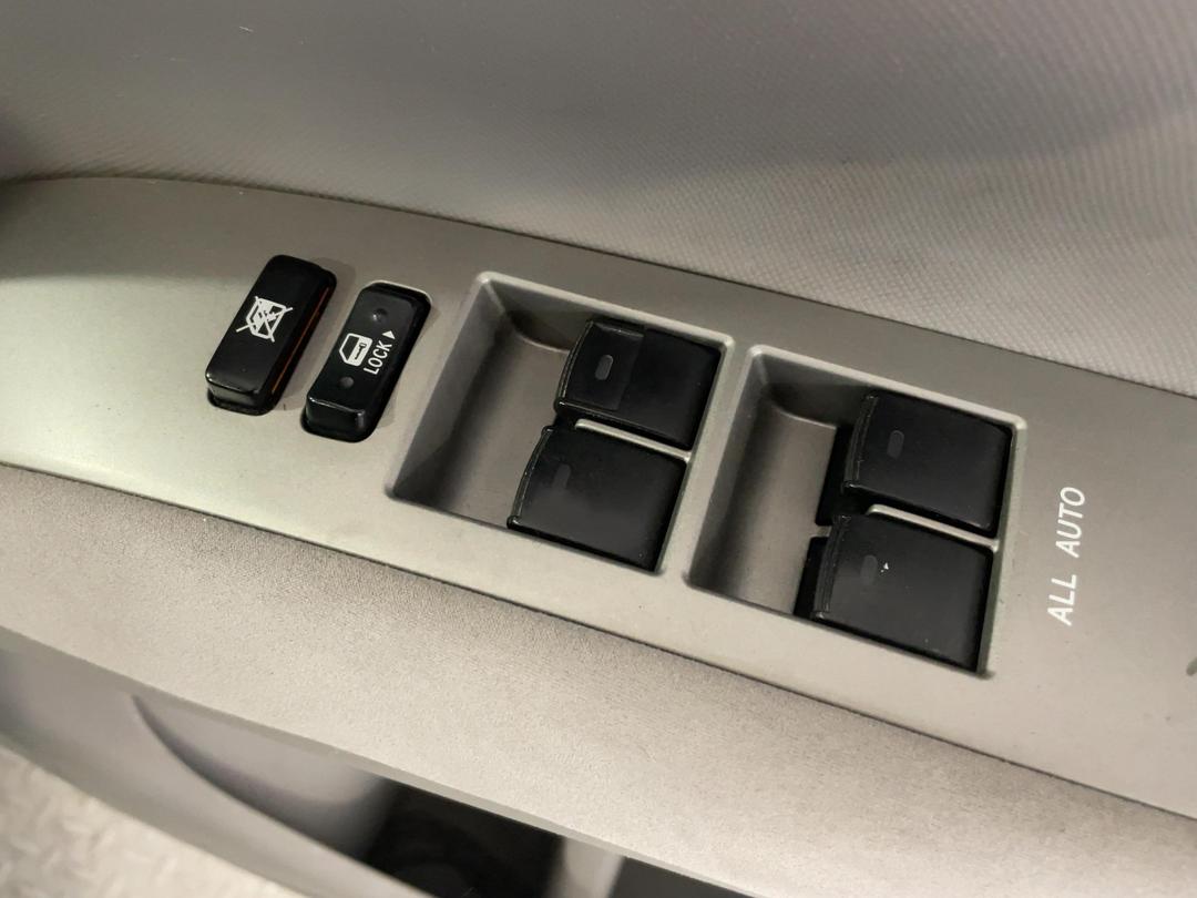 Photo '24' of Toyota Tarago