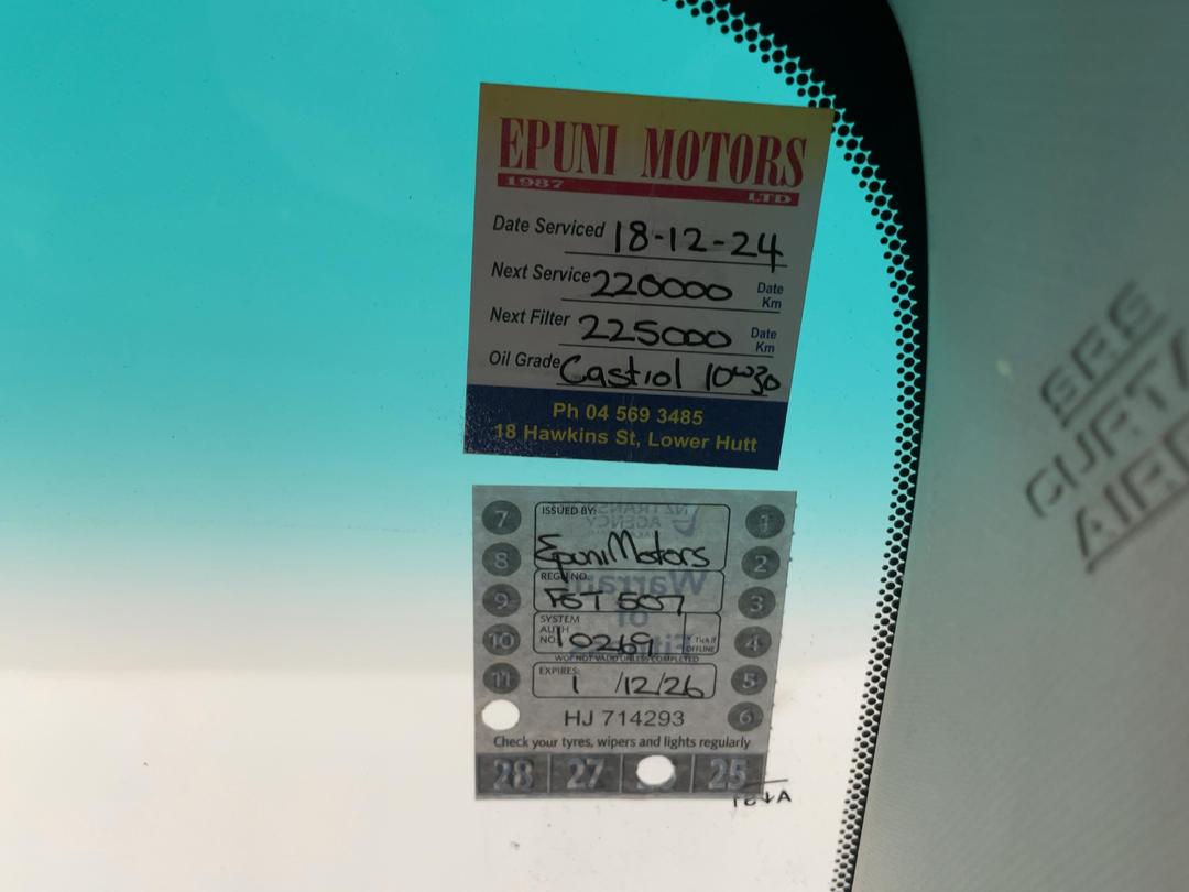 Photo '31' of Toyota Tarago