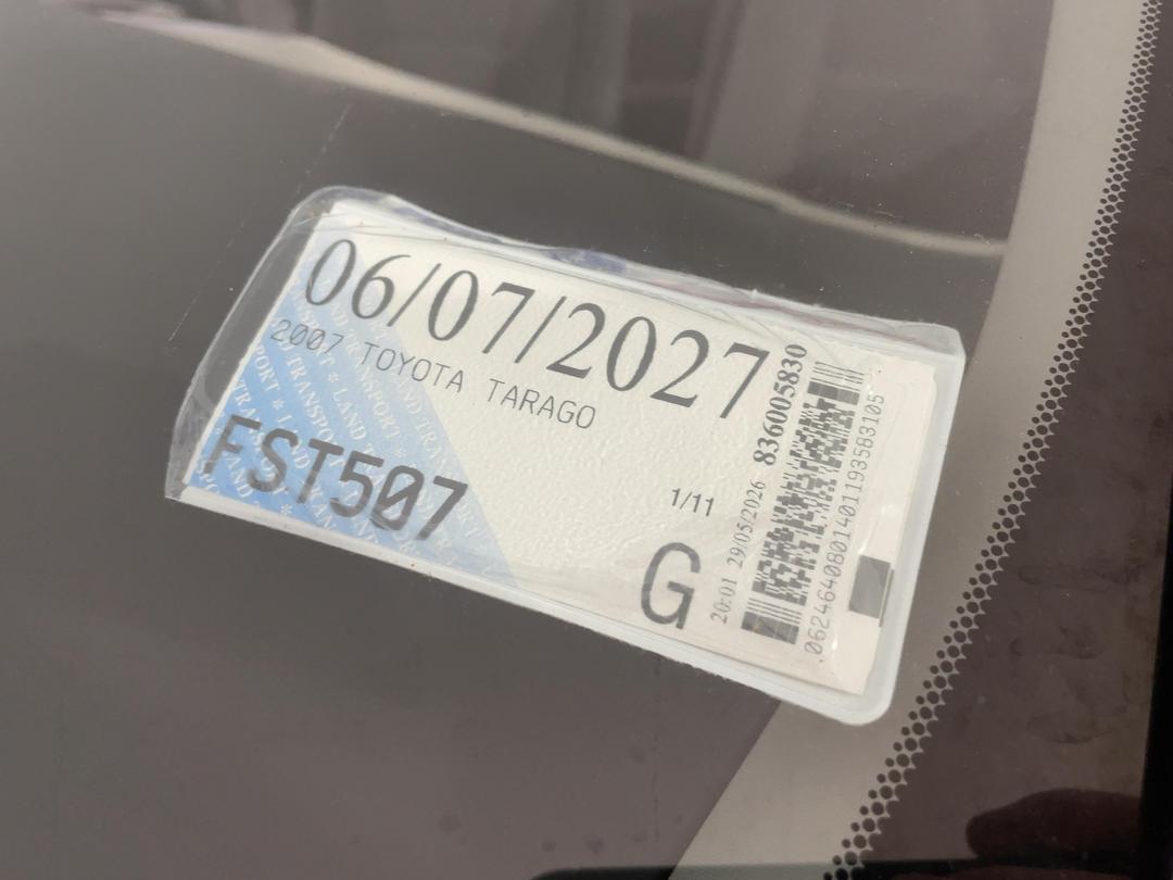 Photo '32' of Toyota Tarago