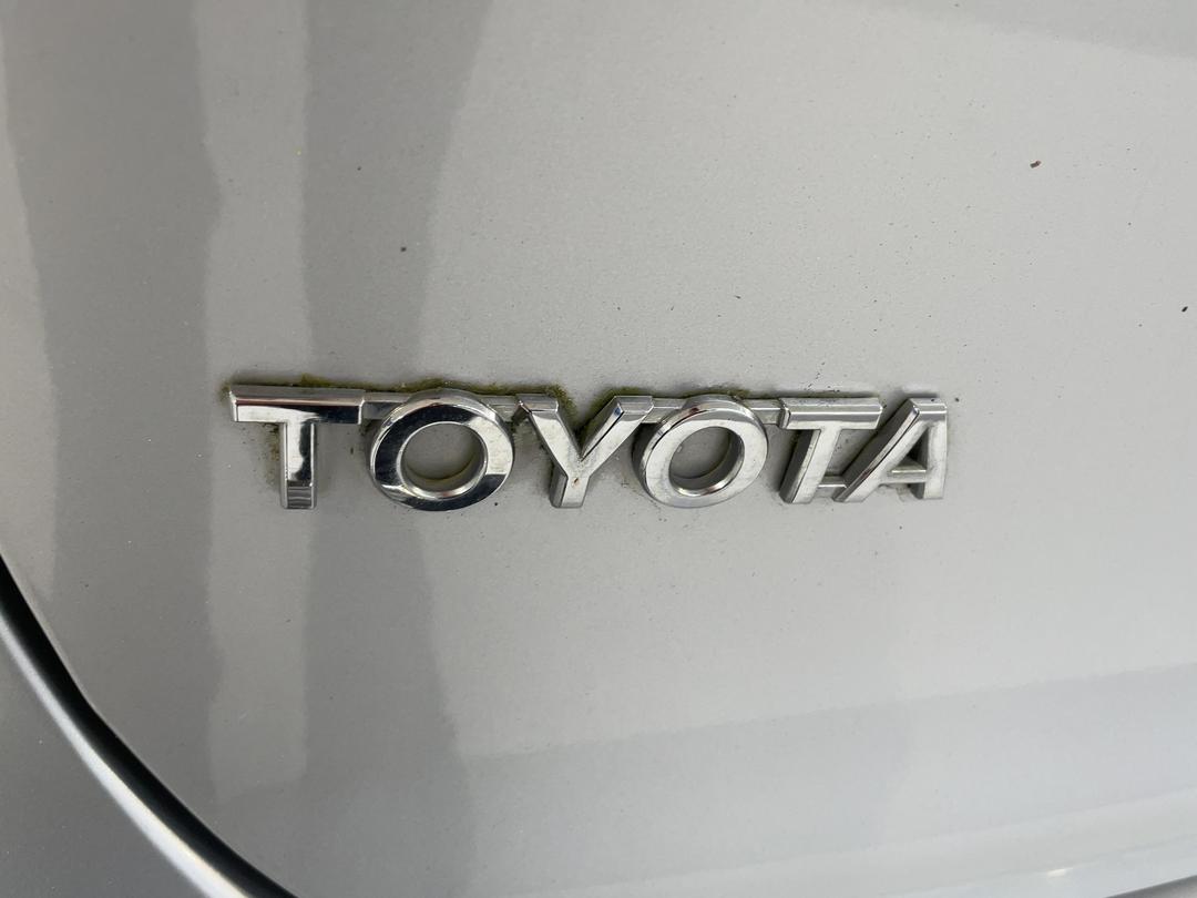 Photo '33' of Toyota Tarago