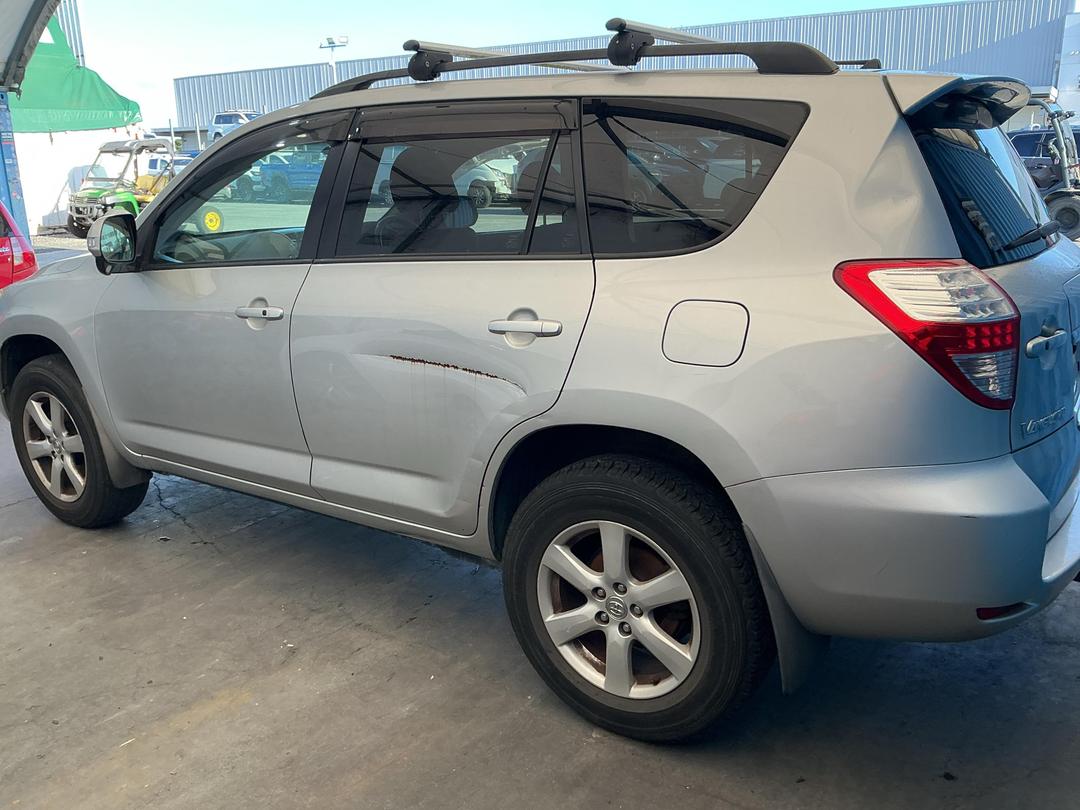 Photo '4' of Toyota Vanguard