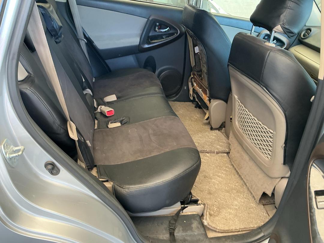 Photo '6' of Toyota Vanguard