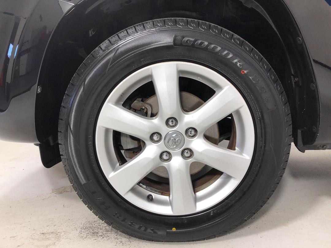 Photo '10' of Toyota Vanguard