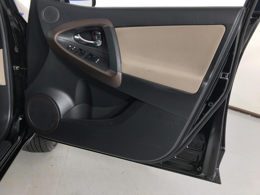 Photo '15' of Toyota Vanguard