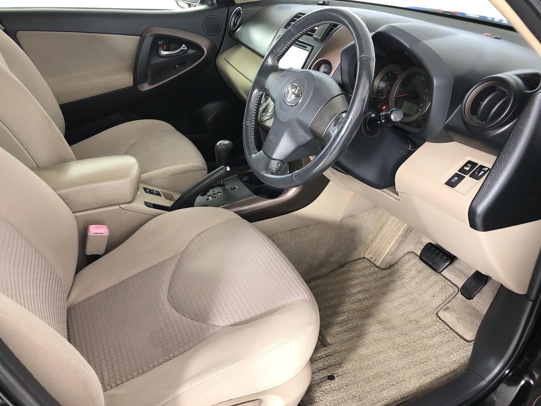 Photo '16' of Toyota Vanguard