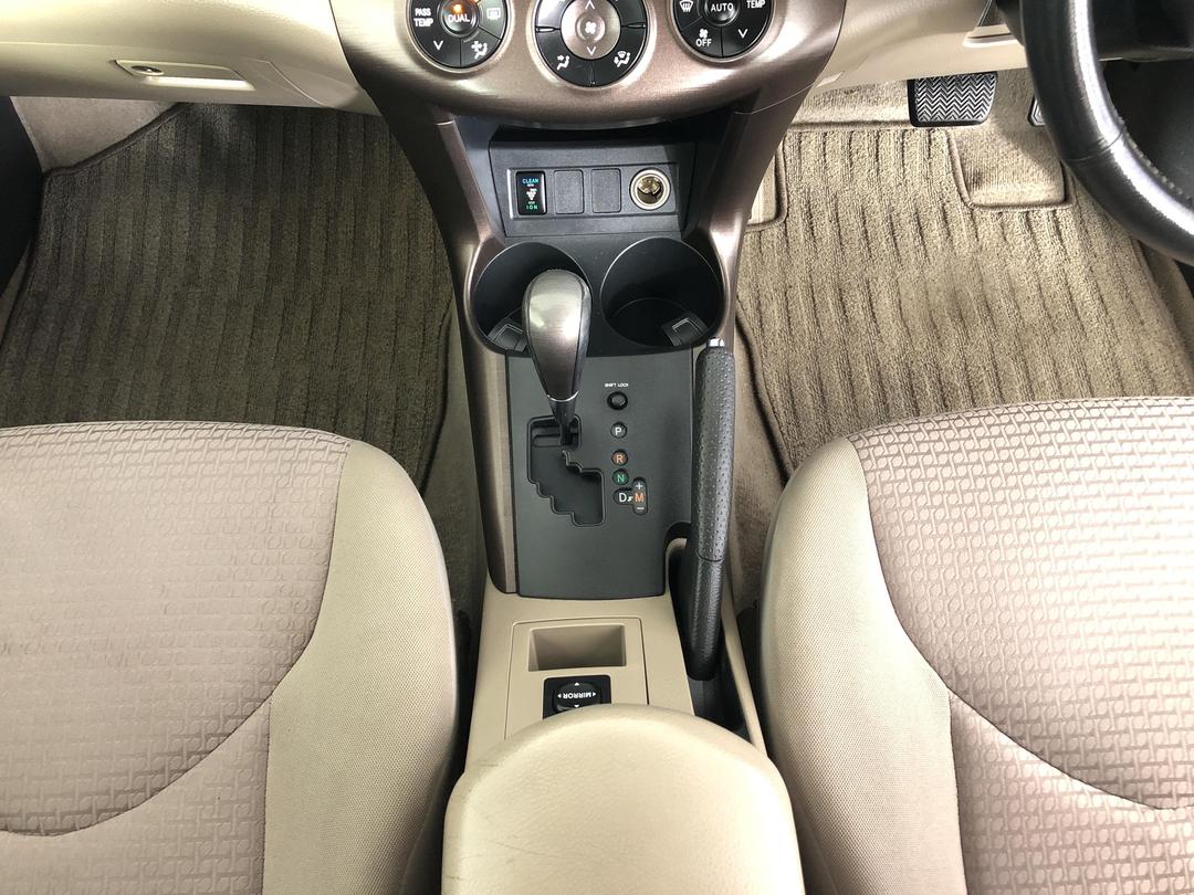 Photo '18' of Toyota Vanguard