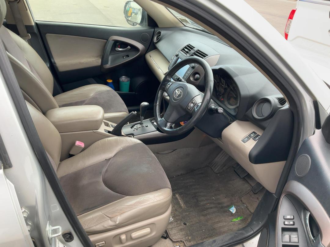 Photo '13' of Toyota Vanguard