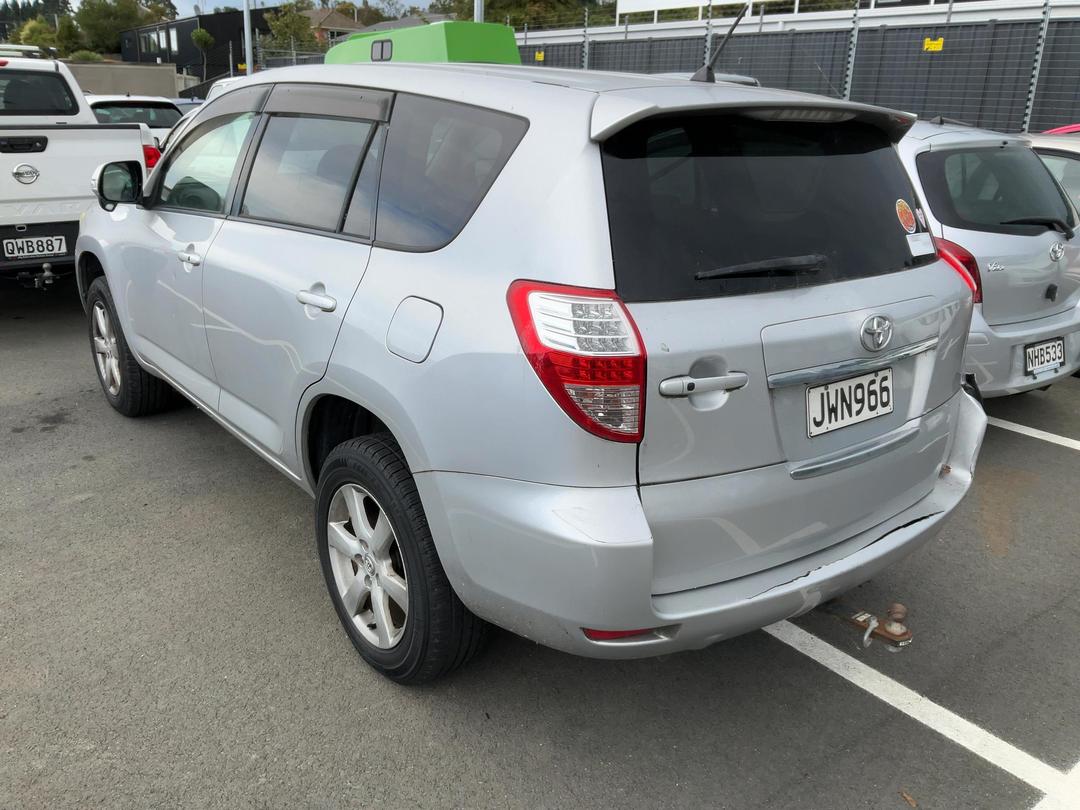 Photo '3' of Toyota Vanguard