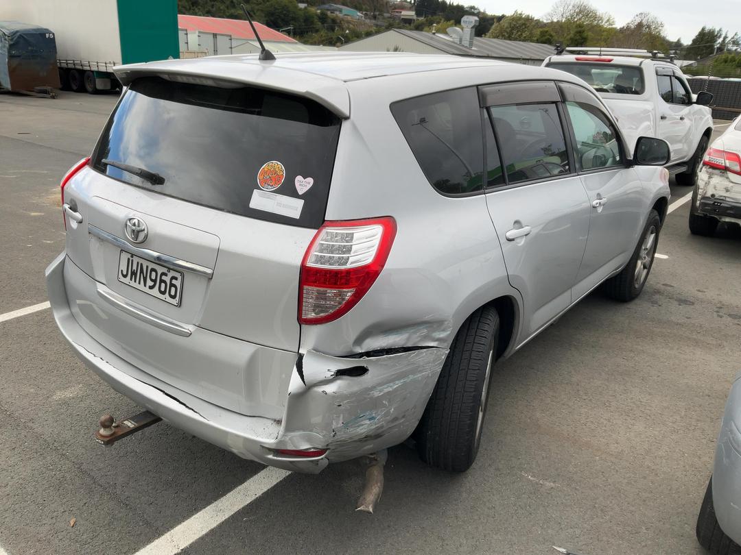 Photo '4' of Toyota Vanguard