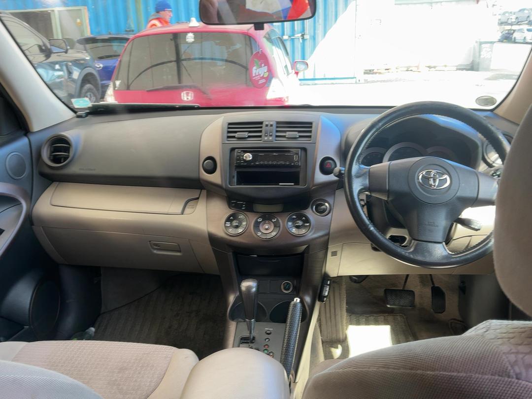 Photo '10' of Toyota Vanguard