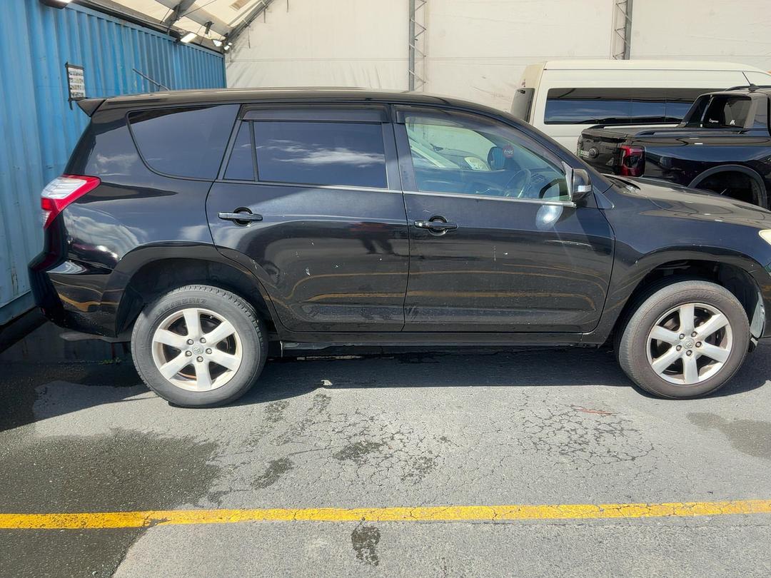 Photo '11' of Toyota Vanguard