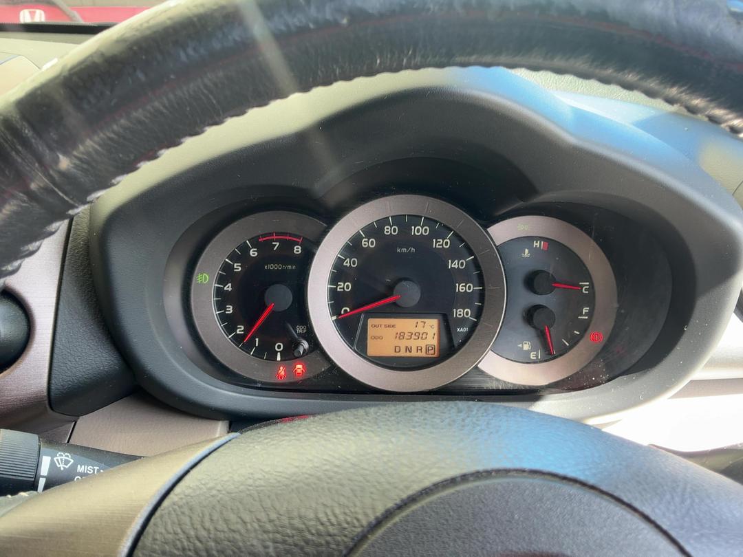 Photo '14' of Toyota Vanguard
