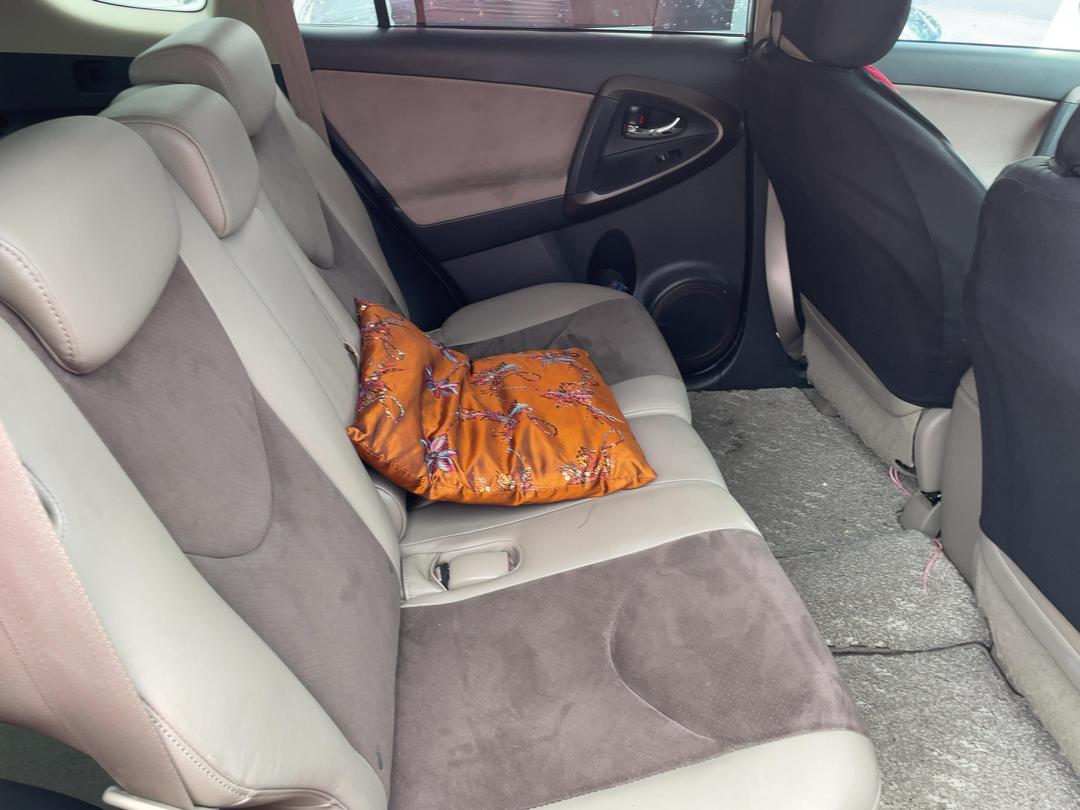Photo '18' of Toyota Vanguard