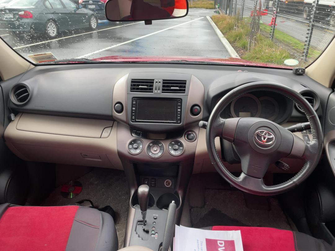 Photo '15' of Toyota Vanguard