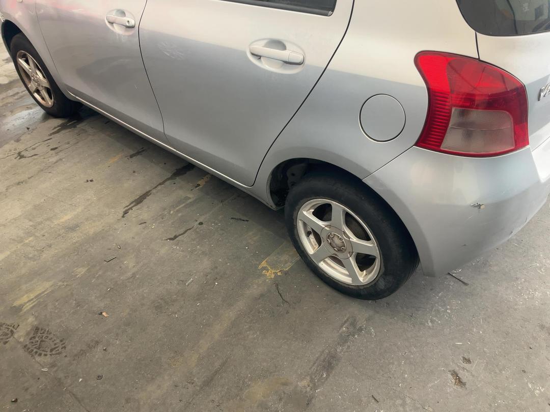 Photo '10' of Toyota Vitz