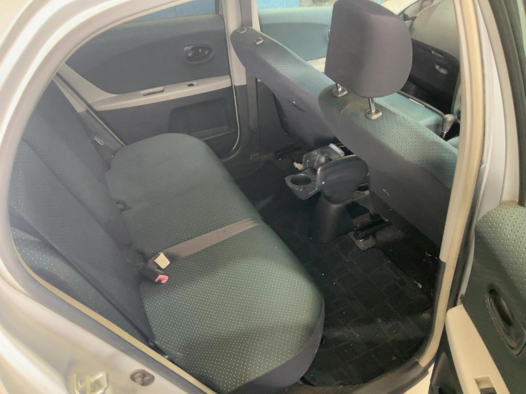 Photo '17' of Toyota Vitz