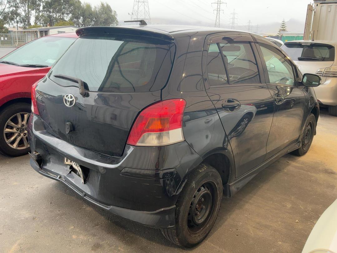 Photo '3' of Toyota Vitz Photo '3' of Toyota Vitz