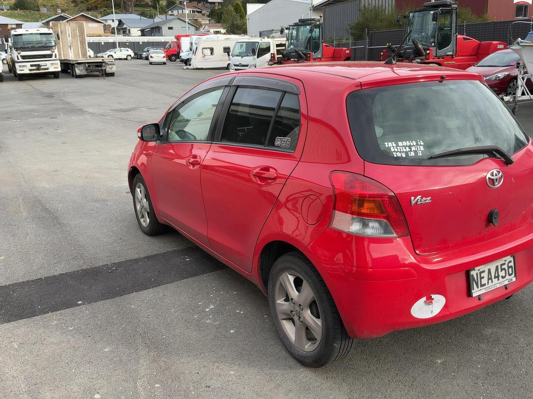 Photo '7' of Toyota Vitz Photo '7' of Toyota Vitz