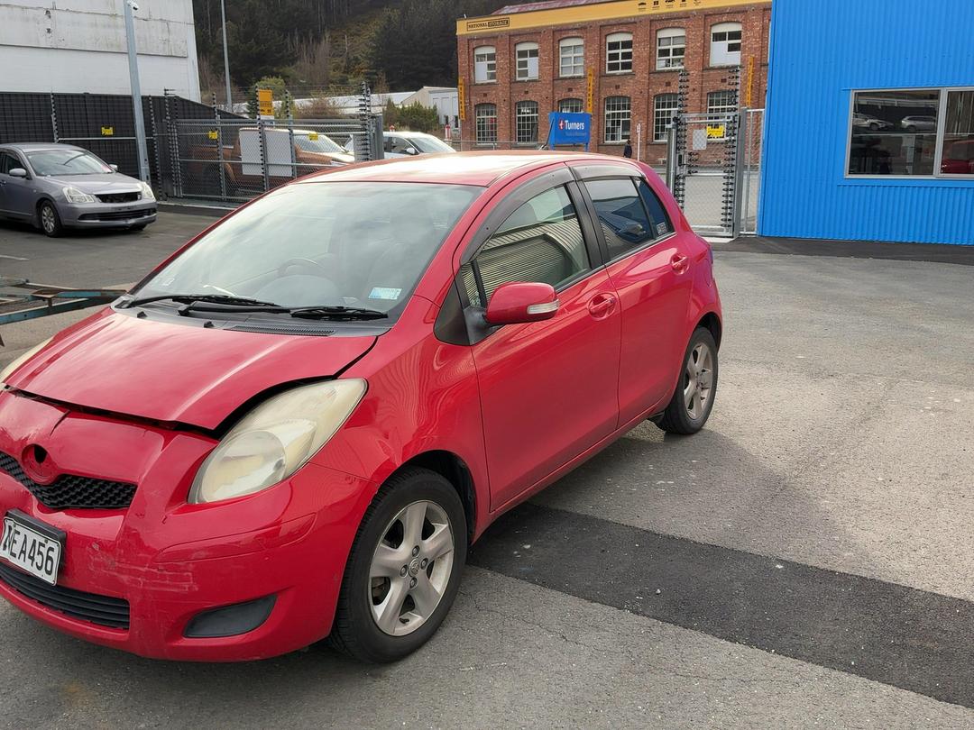 Photo '3' of Toyota Vitz Photo '3' of Toyota Vitz