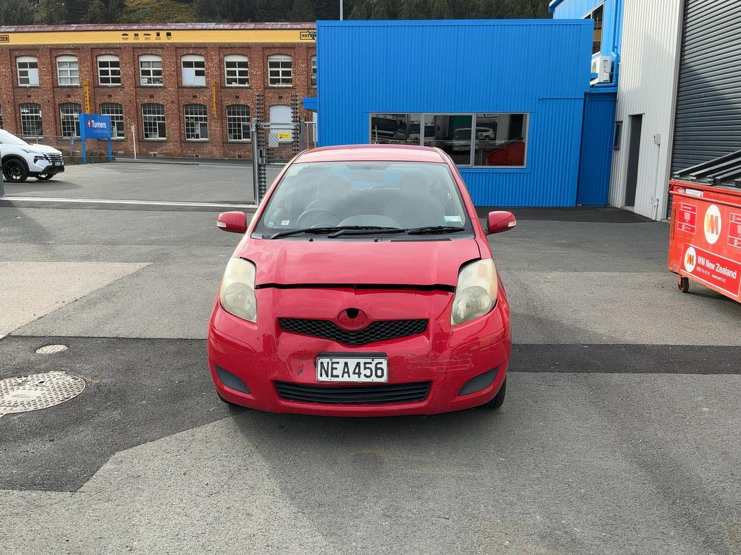 Photo '2' of Toyota Vitz Photo '2' of Toyota Vitz