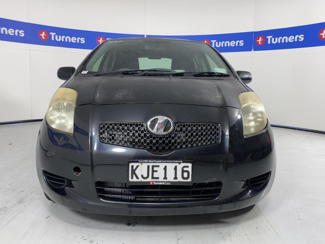 Photo '2' of Toyota Vitz