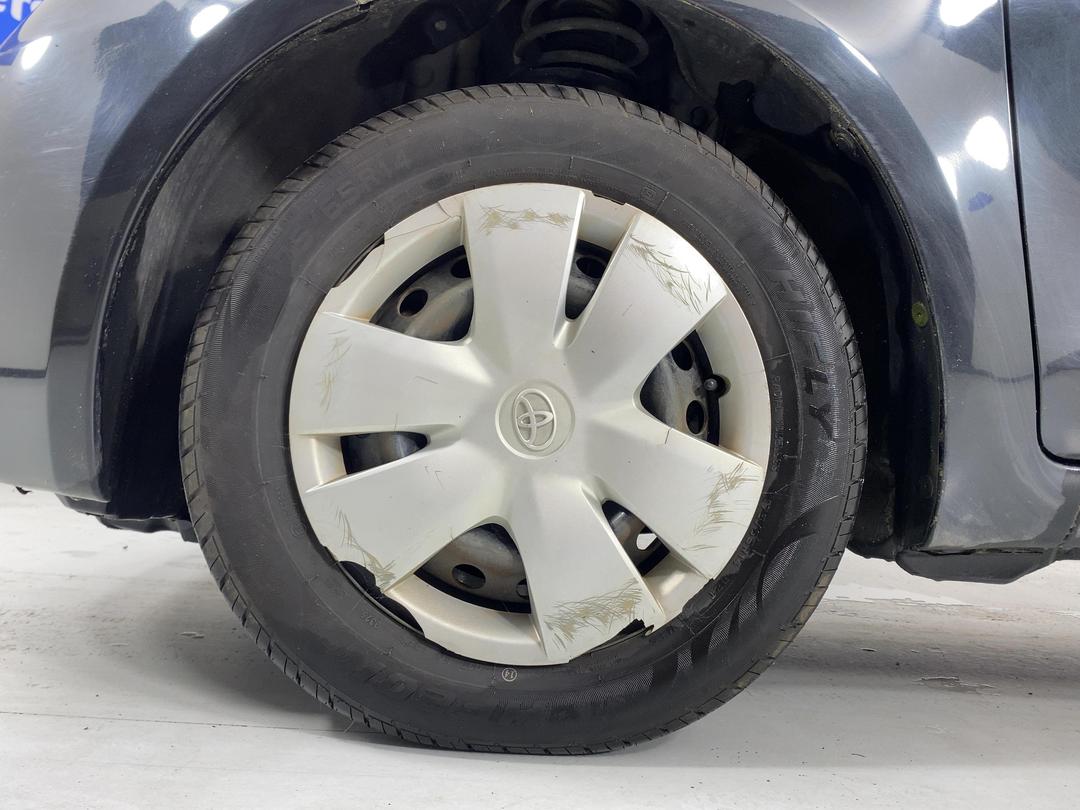 Photo '10' of Toyota Vitz
