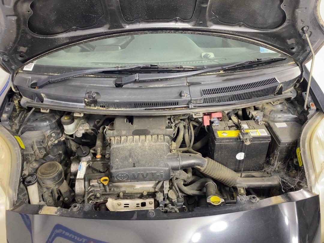 Photo '13' of Toyota Vitz