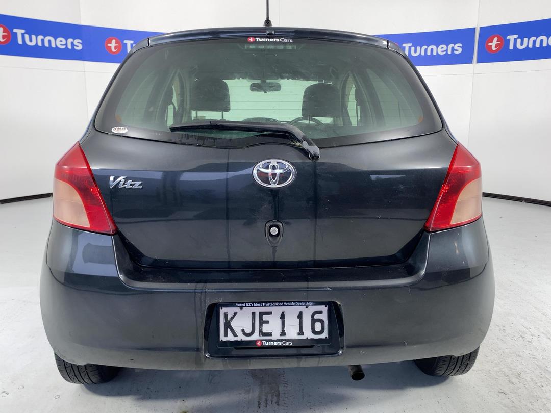 Photo '6' of Toyota Vitz