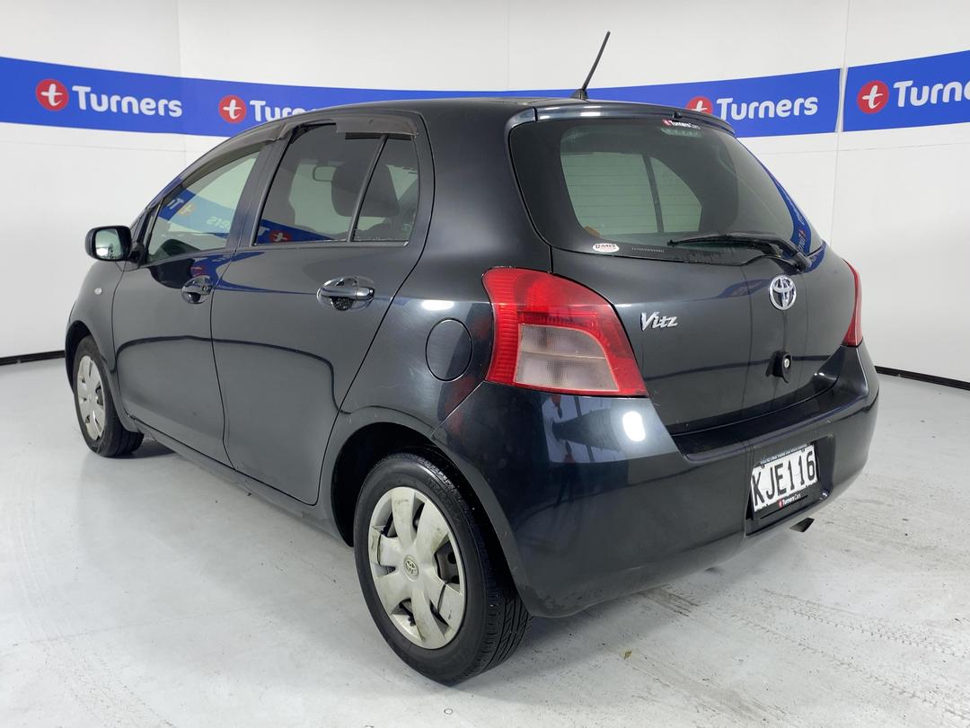Photo '5' of Toyota Vitz