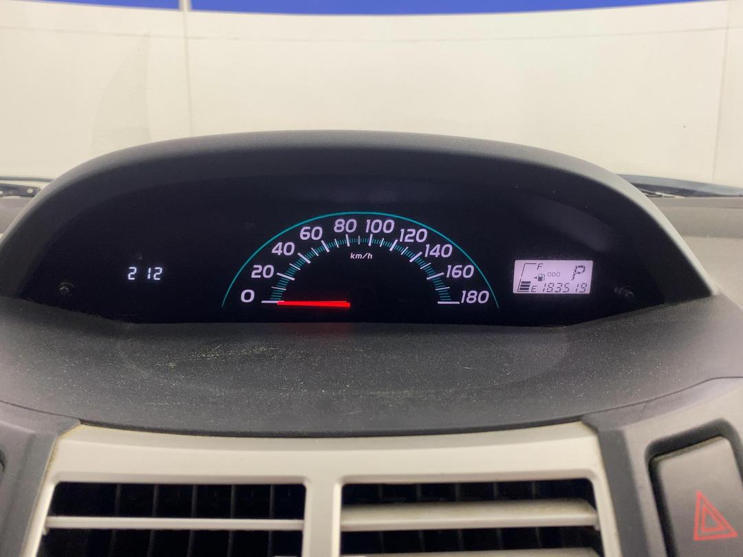 Photo '21' of Toyota Vitz