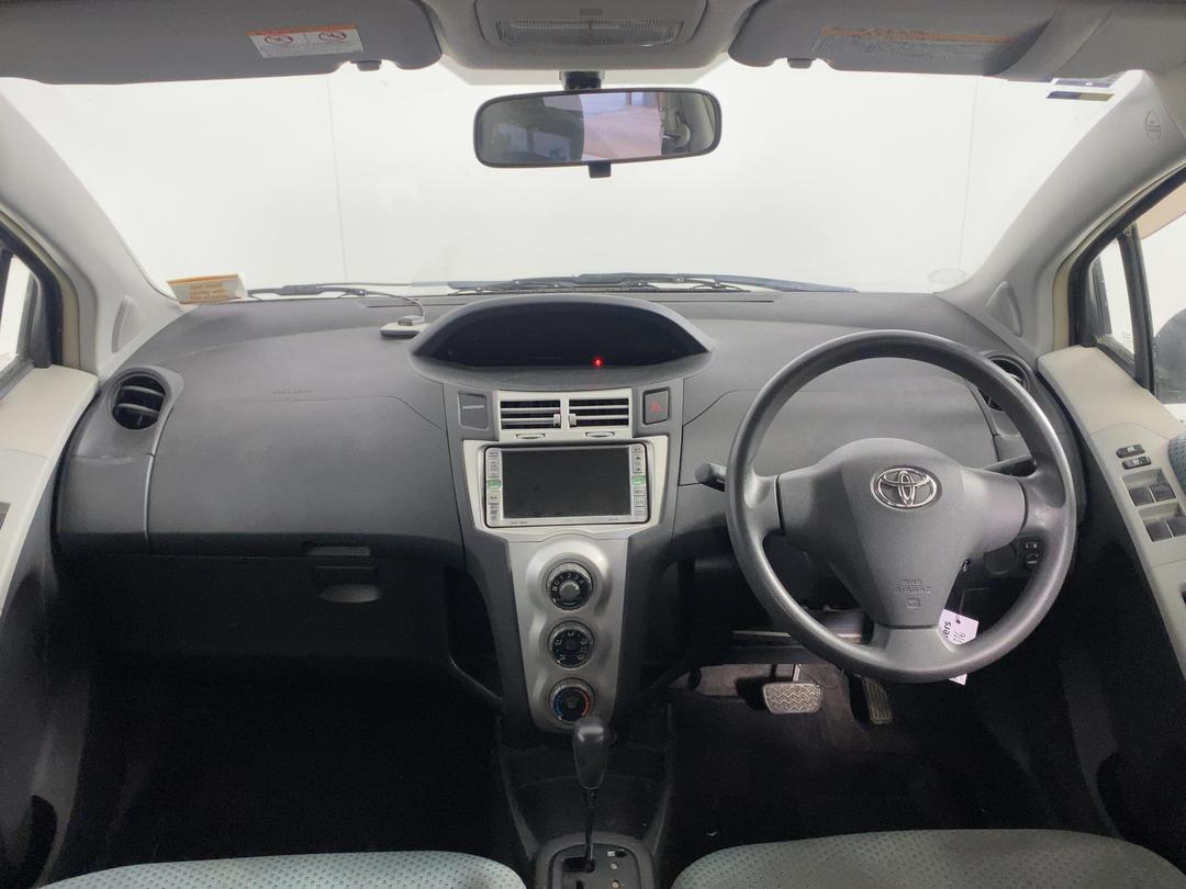 Photo '17' of Toyota Vitz