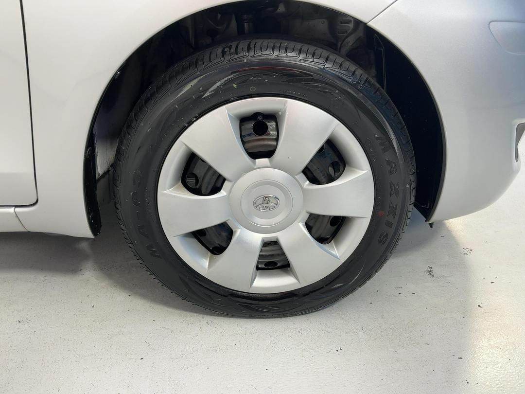 Photo '9' of Toyota Vitz