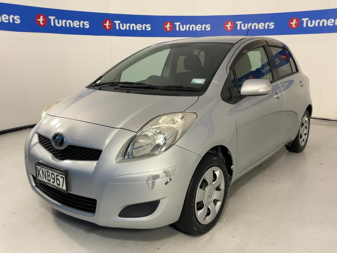 Photo '4' of Toyota Vitz