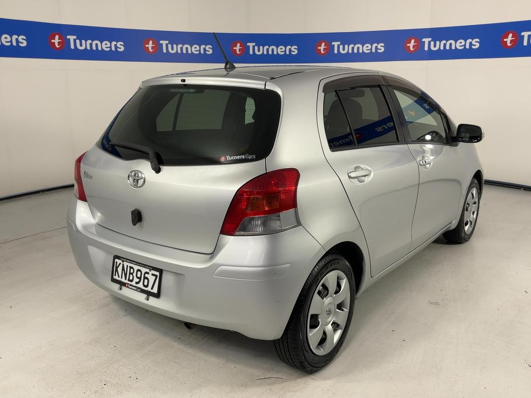 Photo '7' of Toyota Vitz