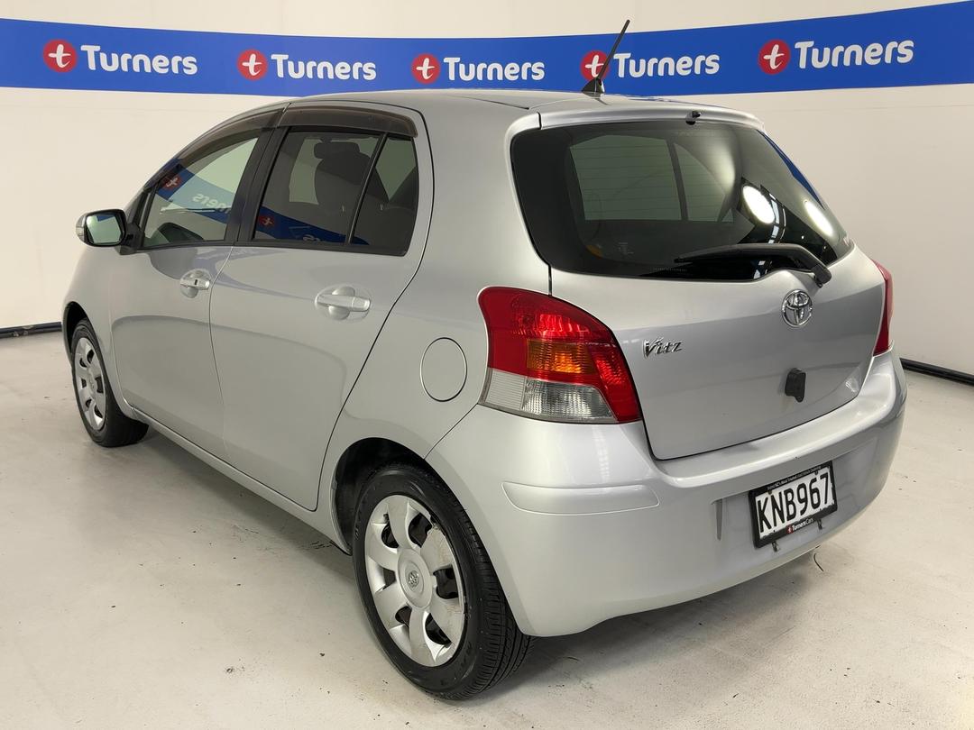 Photo '5' of Toyota Vitz