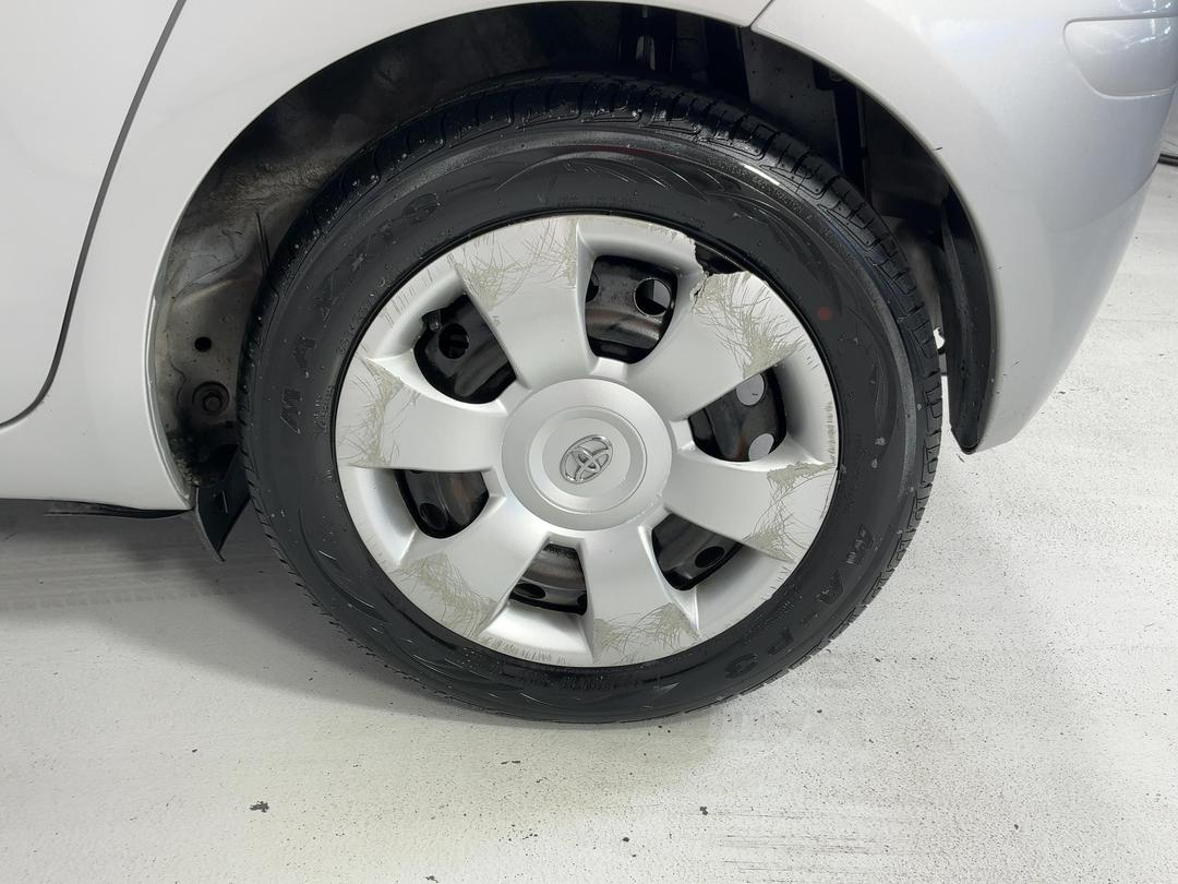 Photo '11' of Toyota Vitz