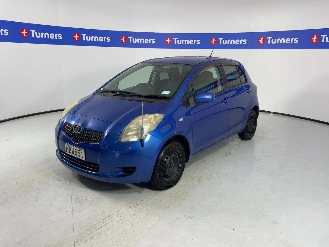 Photo '4' of Toyota Vitz