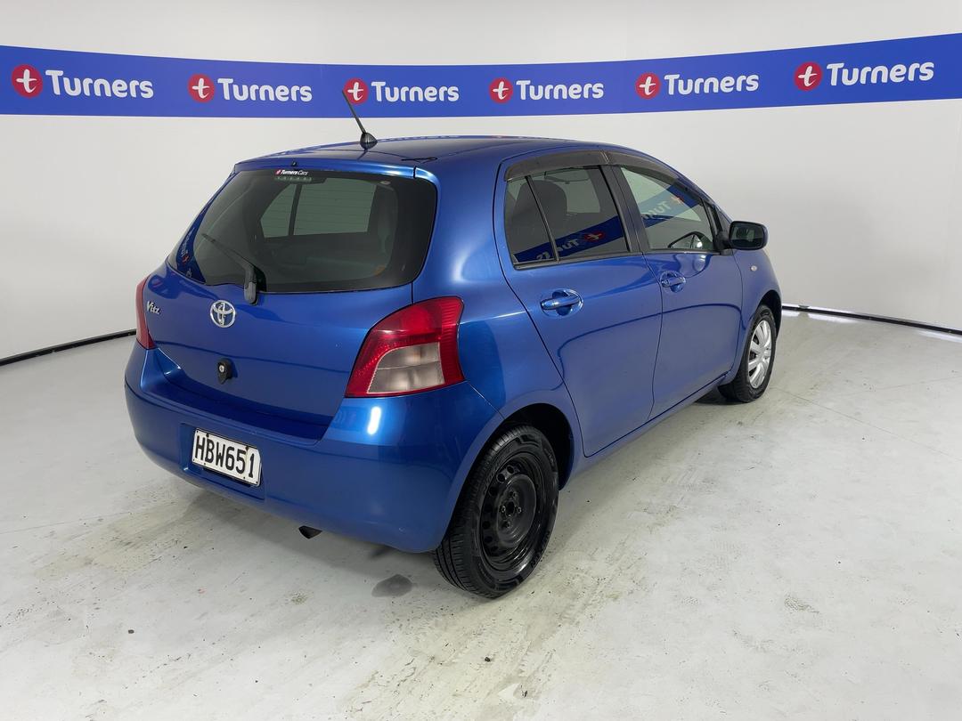 Photo '7' of Toyota Vitz