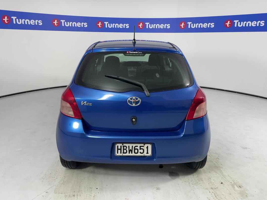 Photo '6' of Toyota Vitz