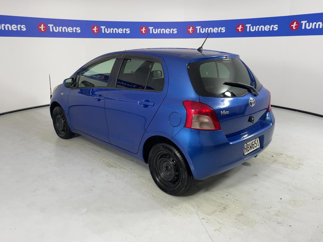 Photo '5' of Toyota Vitz