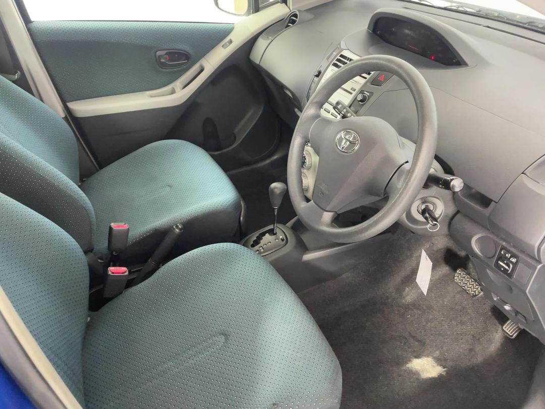 Photo '16' of Toyota Vitz